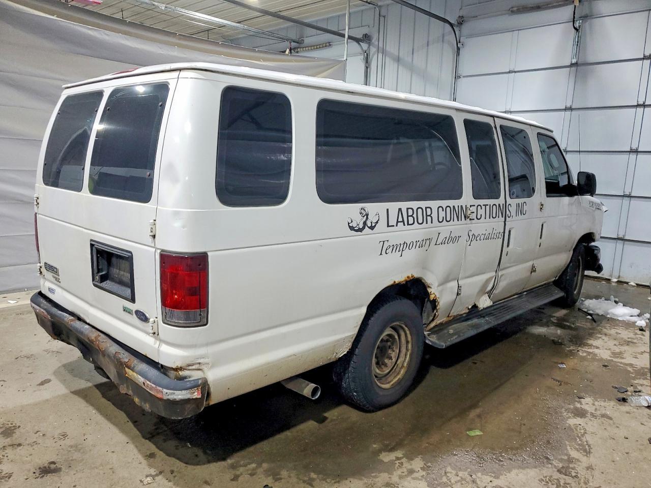 2010 Ford Econoline E350 Super Duty Wagon - Image 3
