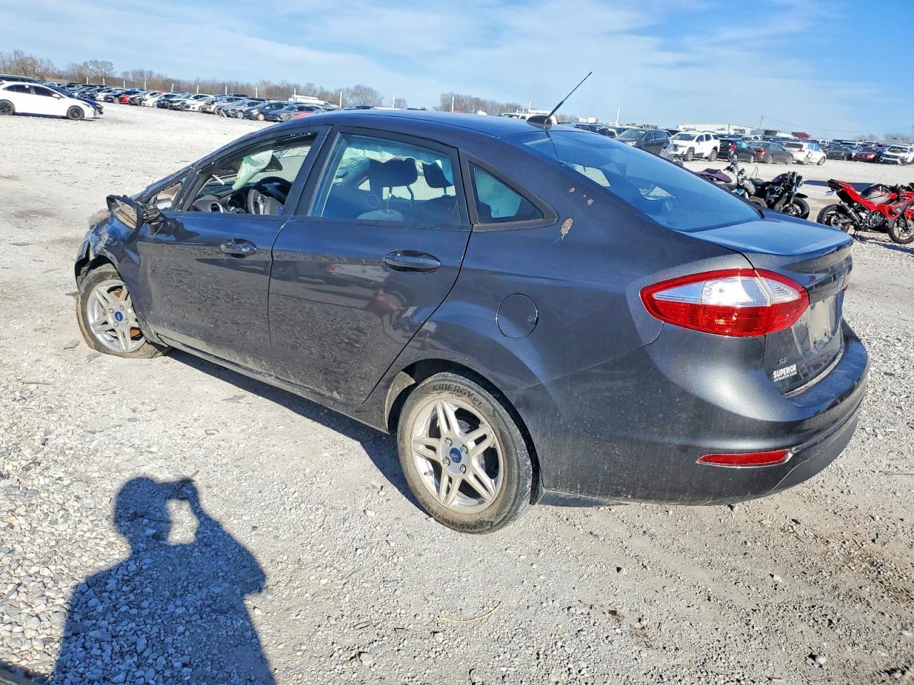 2019 Ford Fiesta Se - Фото 2