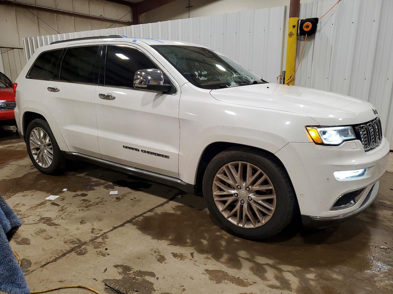 2018 Jeep Grand Cherokee Summit - Image 4