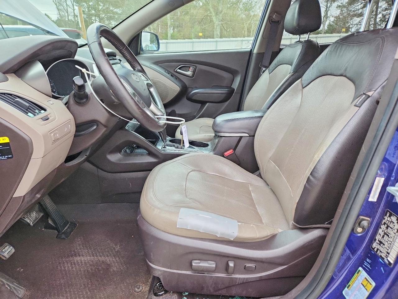 2012 Hyundai Tuscan - Image 7