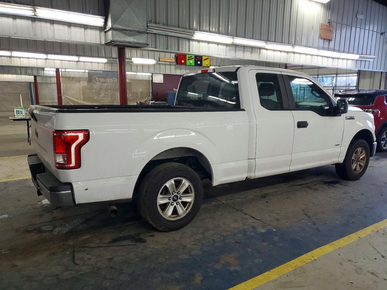 2015 Ford F150 Super Cab - Фото 3
