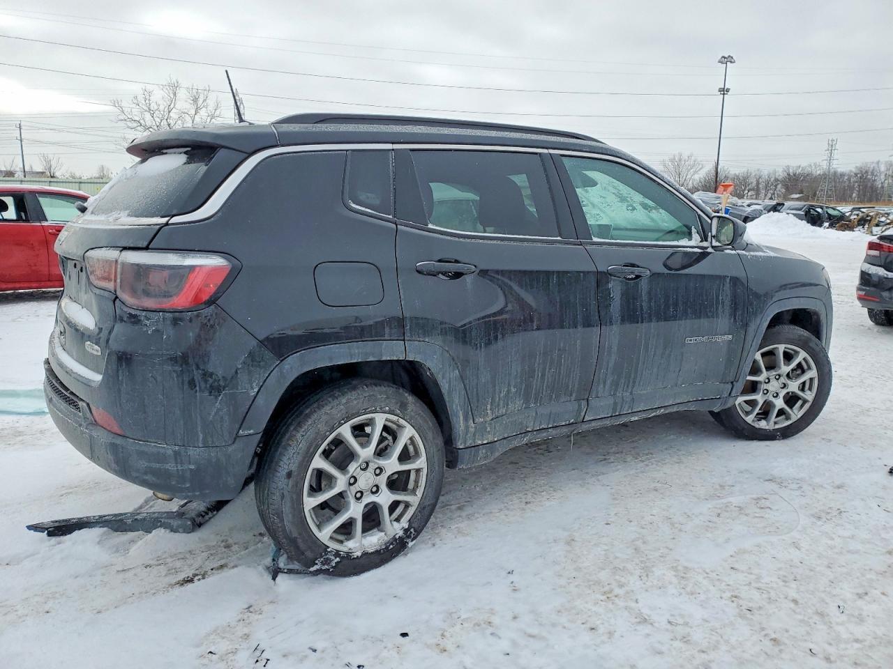 2024 Jeep Compass Latitude Lux - Фото 3