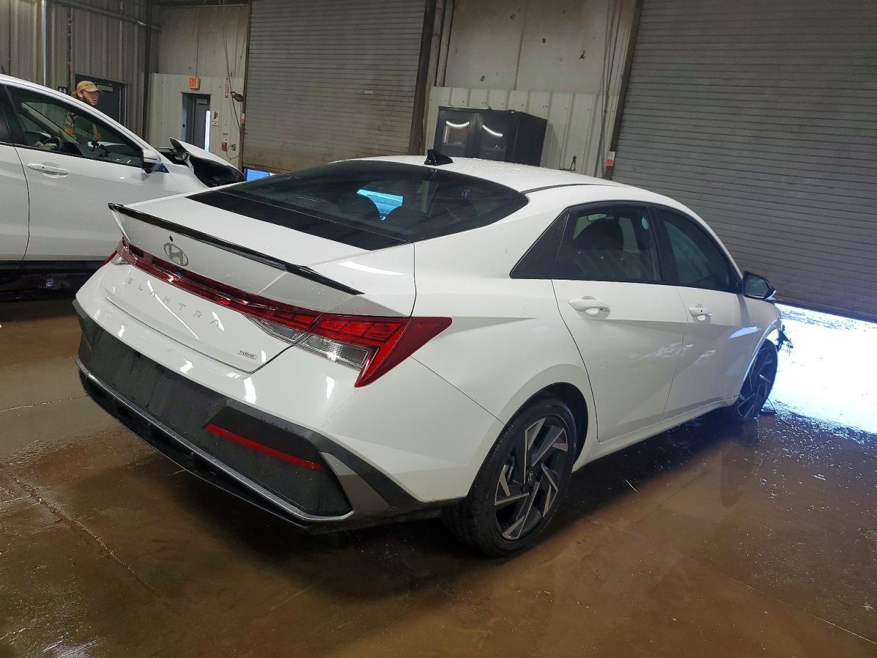 2025 Hyundai Elantra Blue - Фото 3