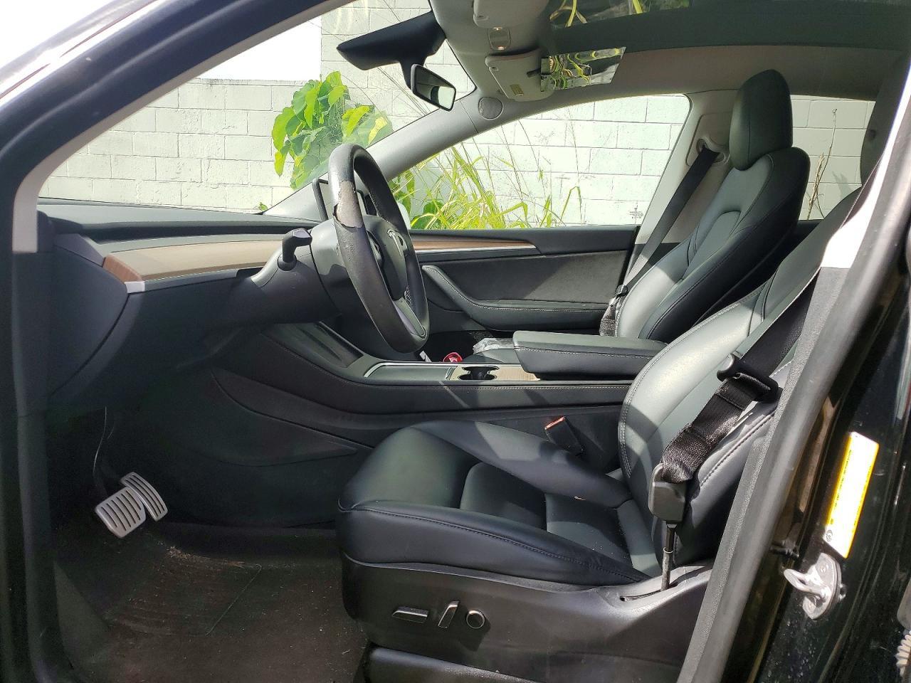 2023 Tesla Model Y - Image 7