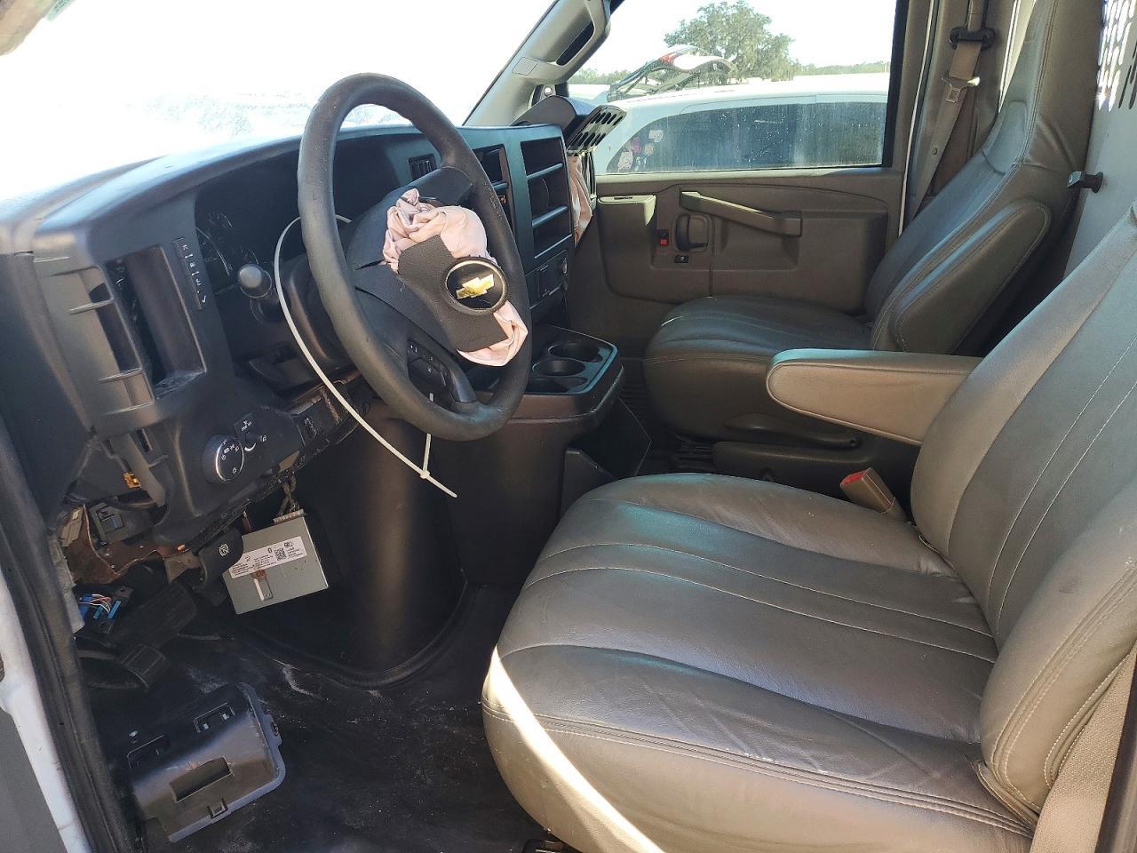 2018 Chevrolet Express G2500 Delivery Van - Фото 7