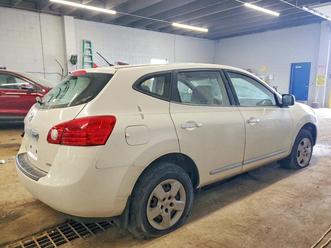 2014 Nissan Rogue Select S - Фото 3