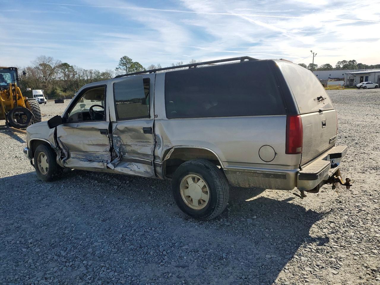 1999 Chevrolet Suburban C1500 - Фото 2