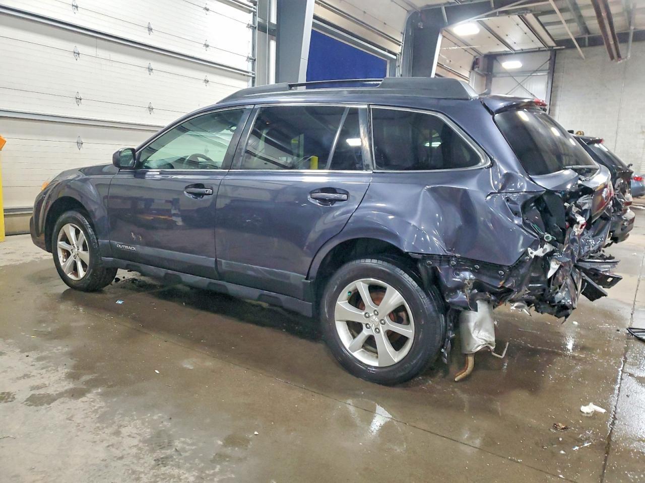 2013 Subaru Outback 2.5I Limited - Image 2