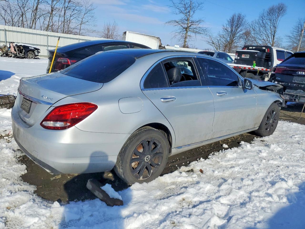 2018 Mercedes-Benz C 300 4Matic - Фото 3