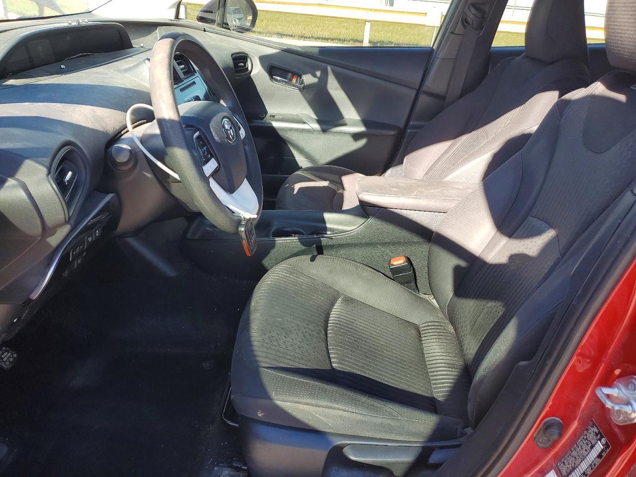 2018 Toyota Prius Two - Фото 7