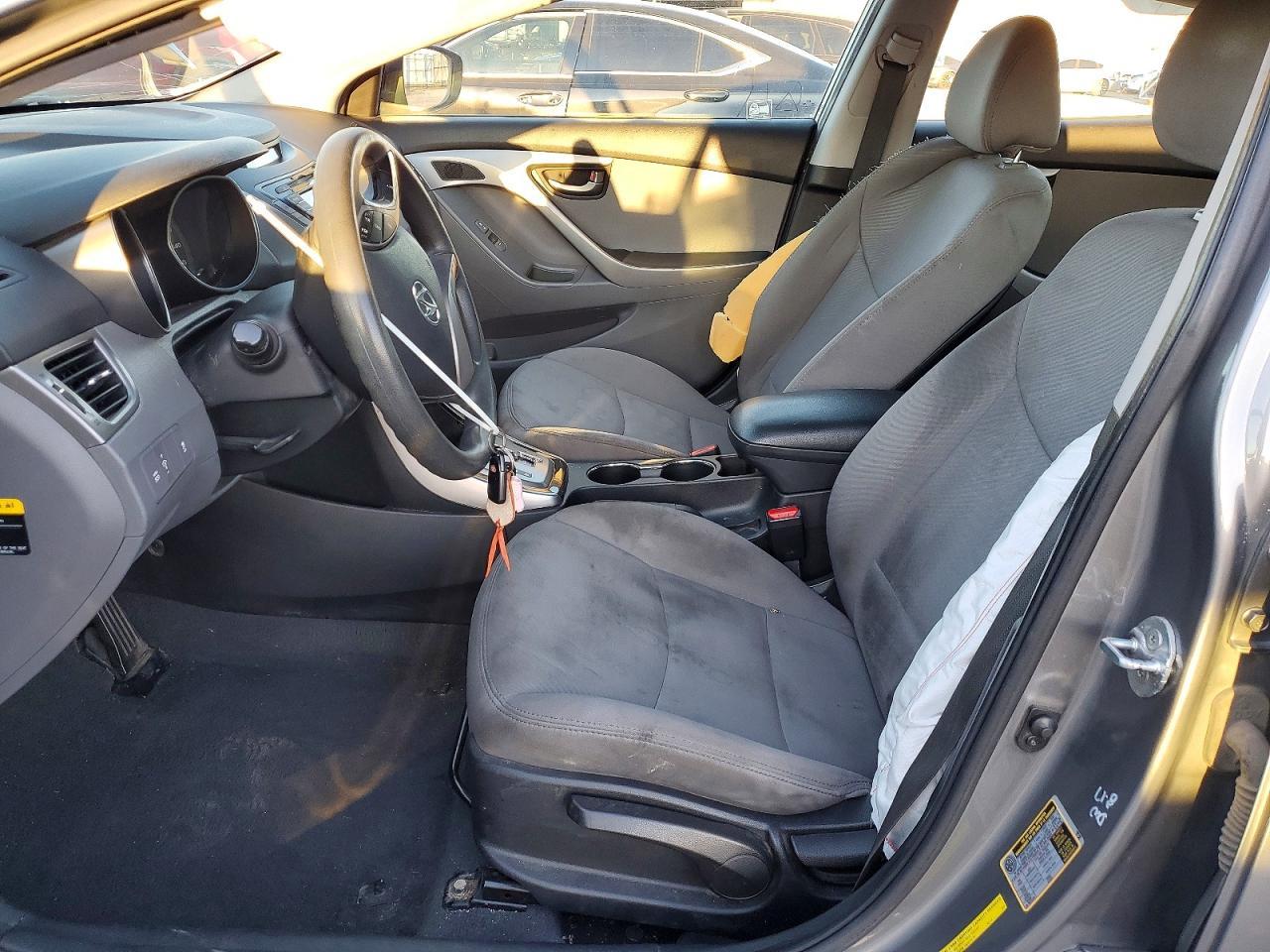 2013 Hyundai Elantra - Image 7