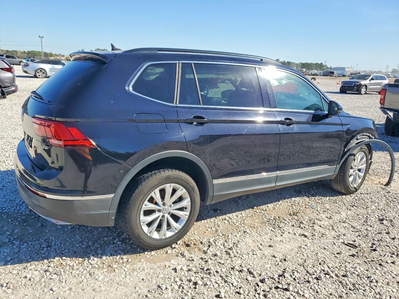 2018 Volkswagen Tiguan Se - Фото 3
