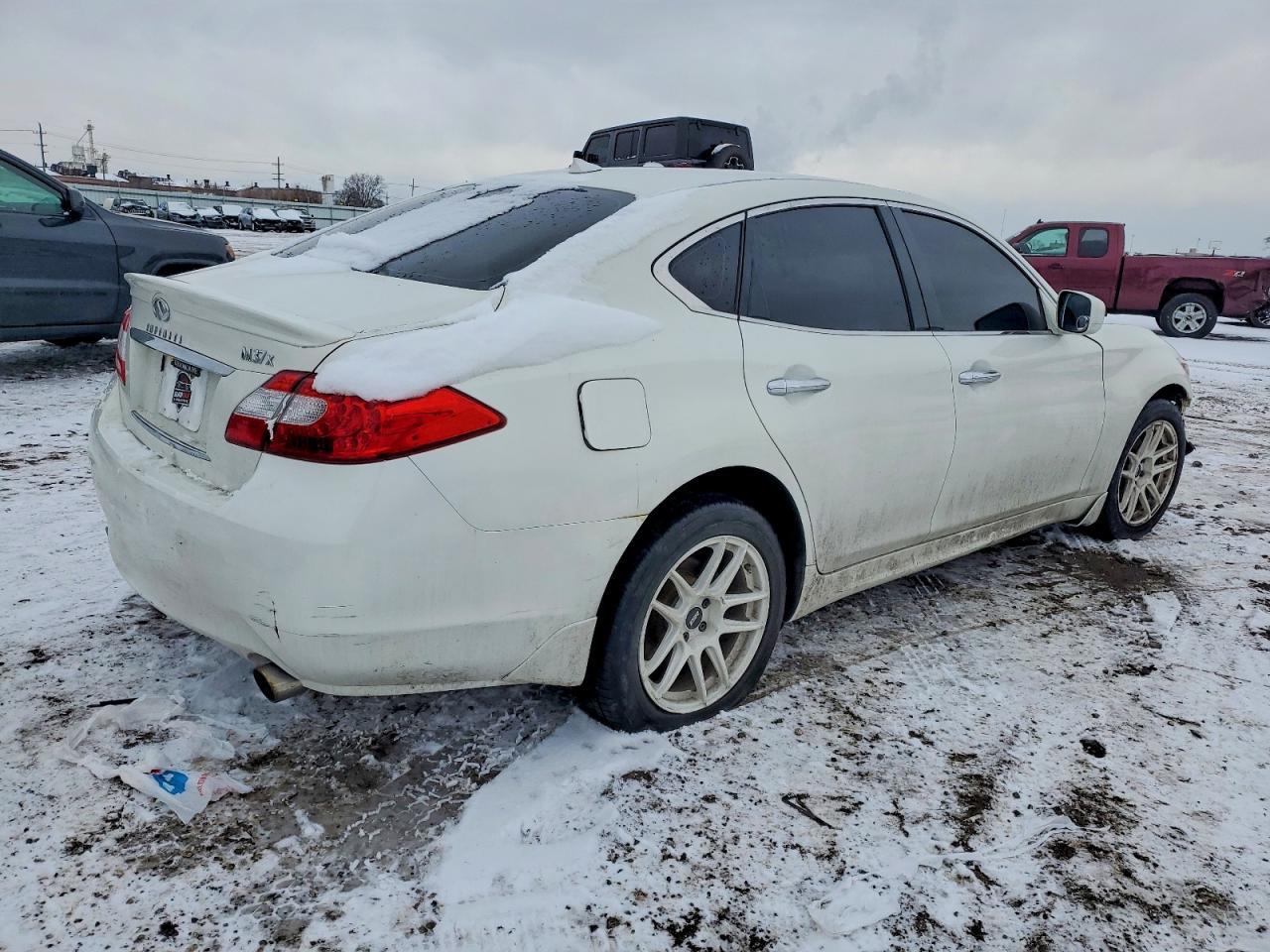 2012 Infiniti M37 X - Image 3