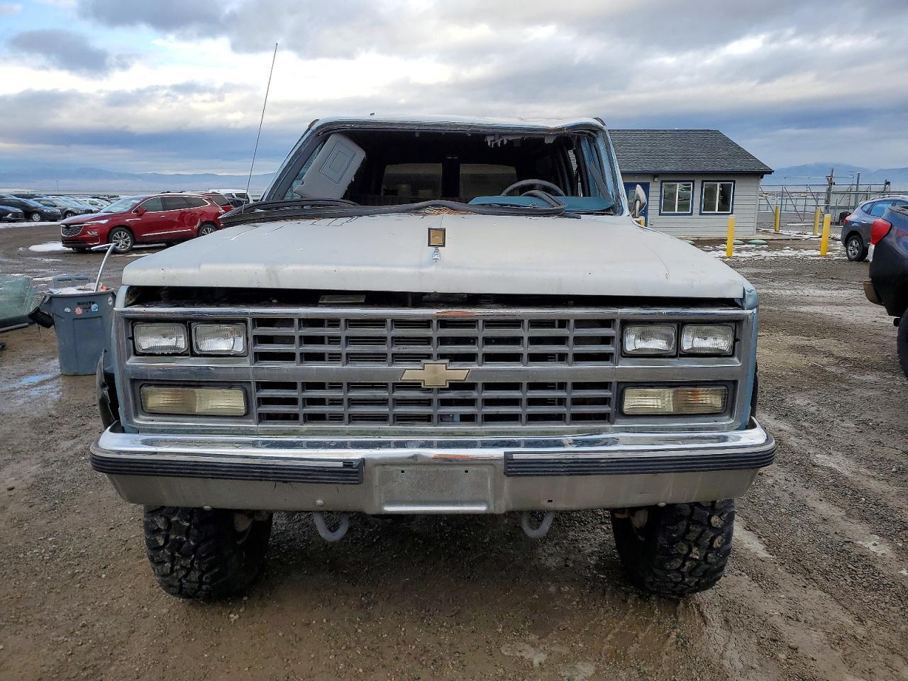 1990 Chevrolet Suburban V2500 - Фото 5