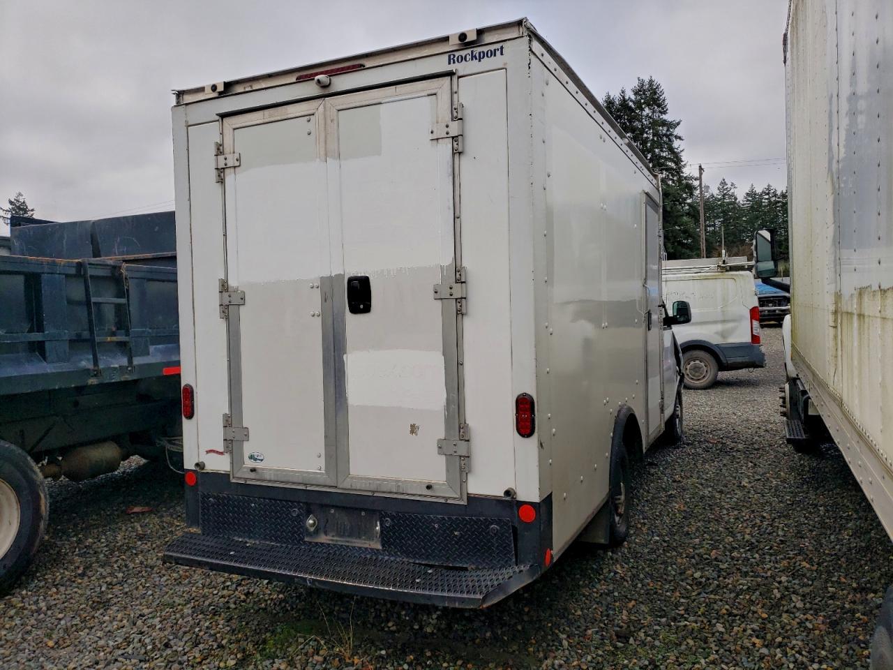 2022 Chevrolet Express G3500 Delivery Truck - Фото 3