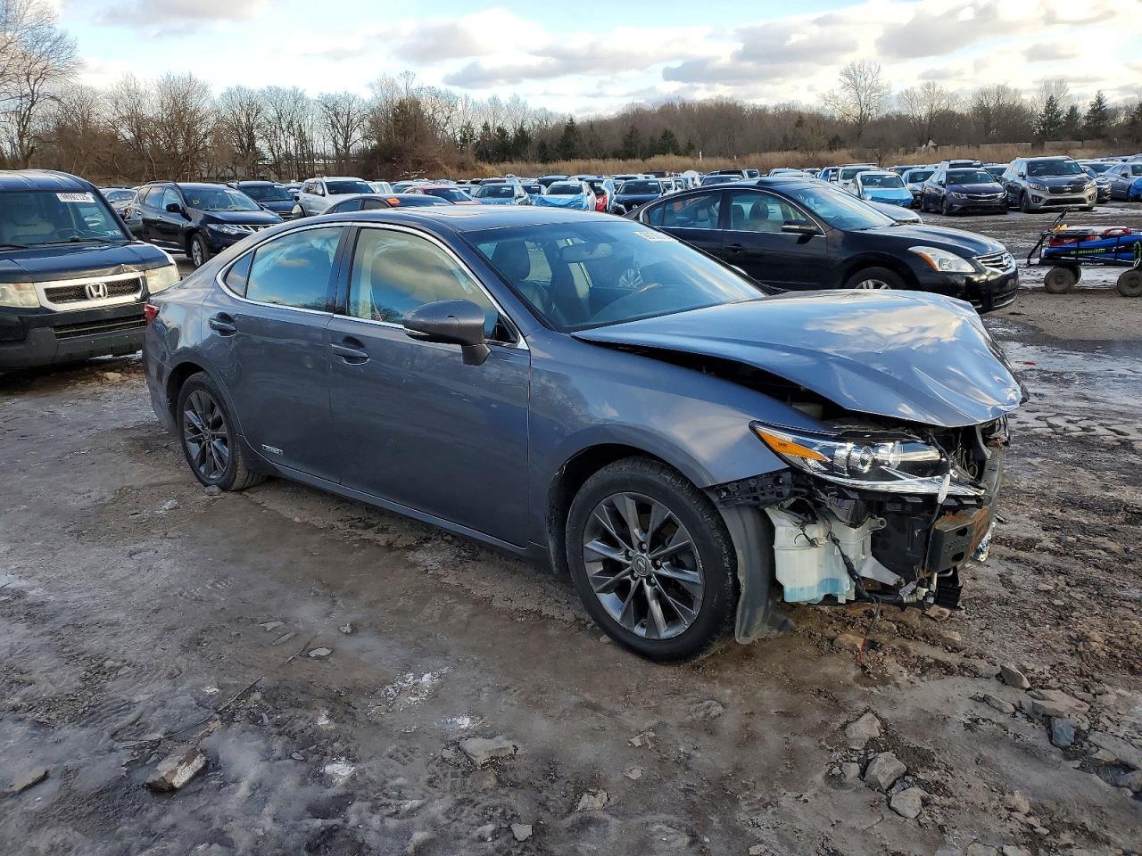 2013 Lexus Es 300H - Фото 4