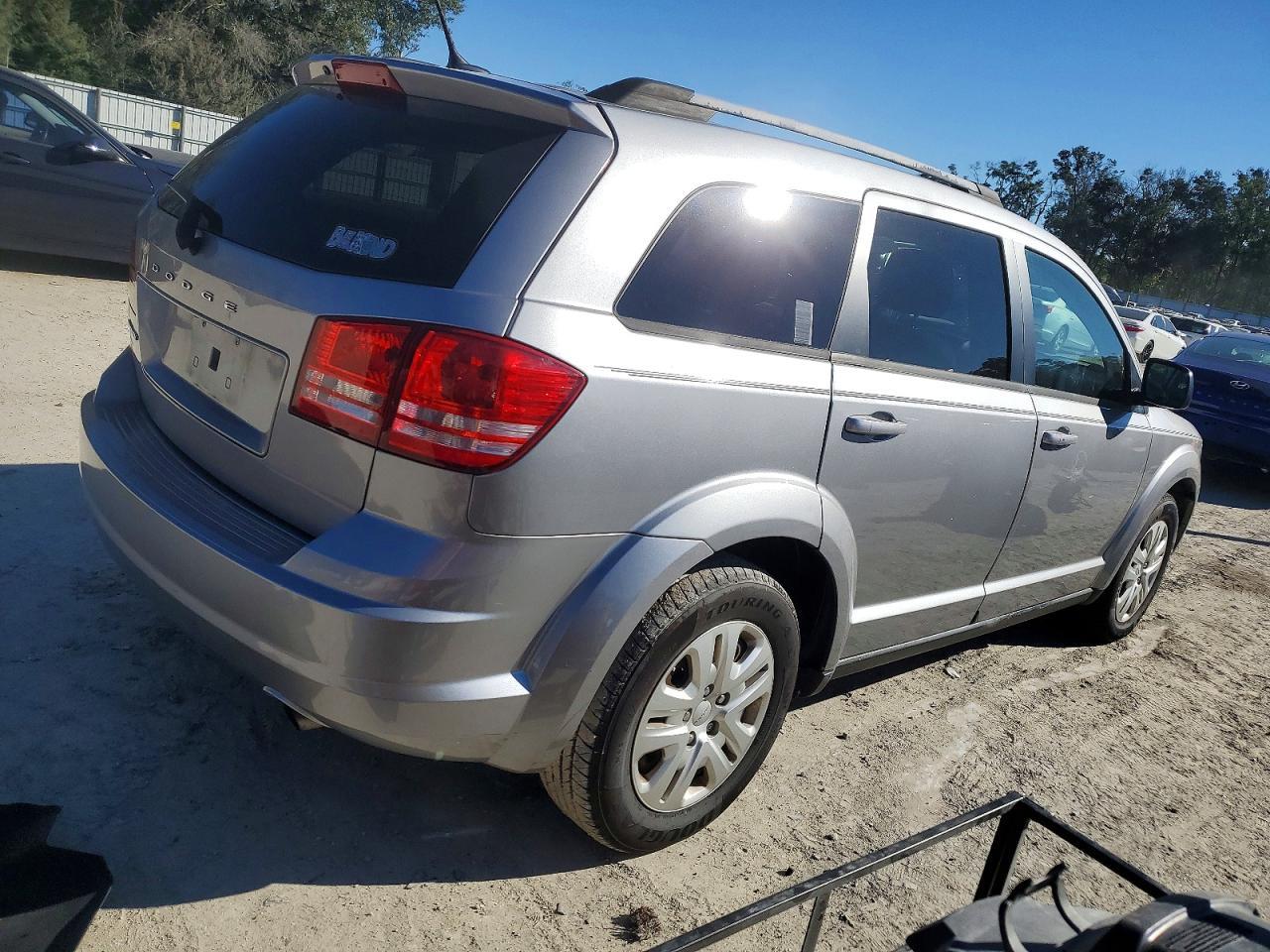 2017 Dodge Journey Se - Image 3