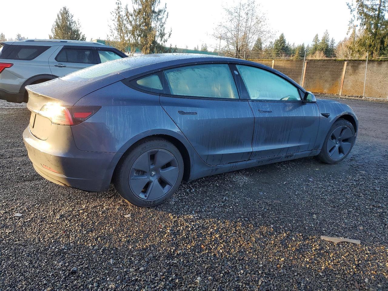 2021 Tesla Model 3 - Image 3