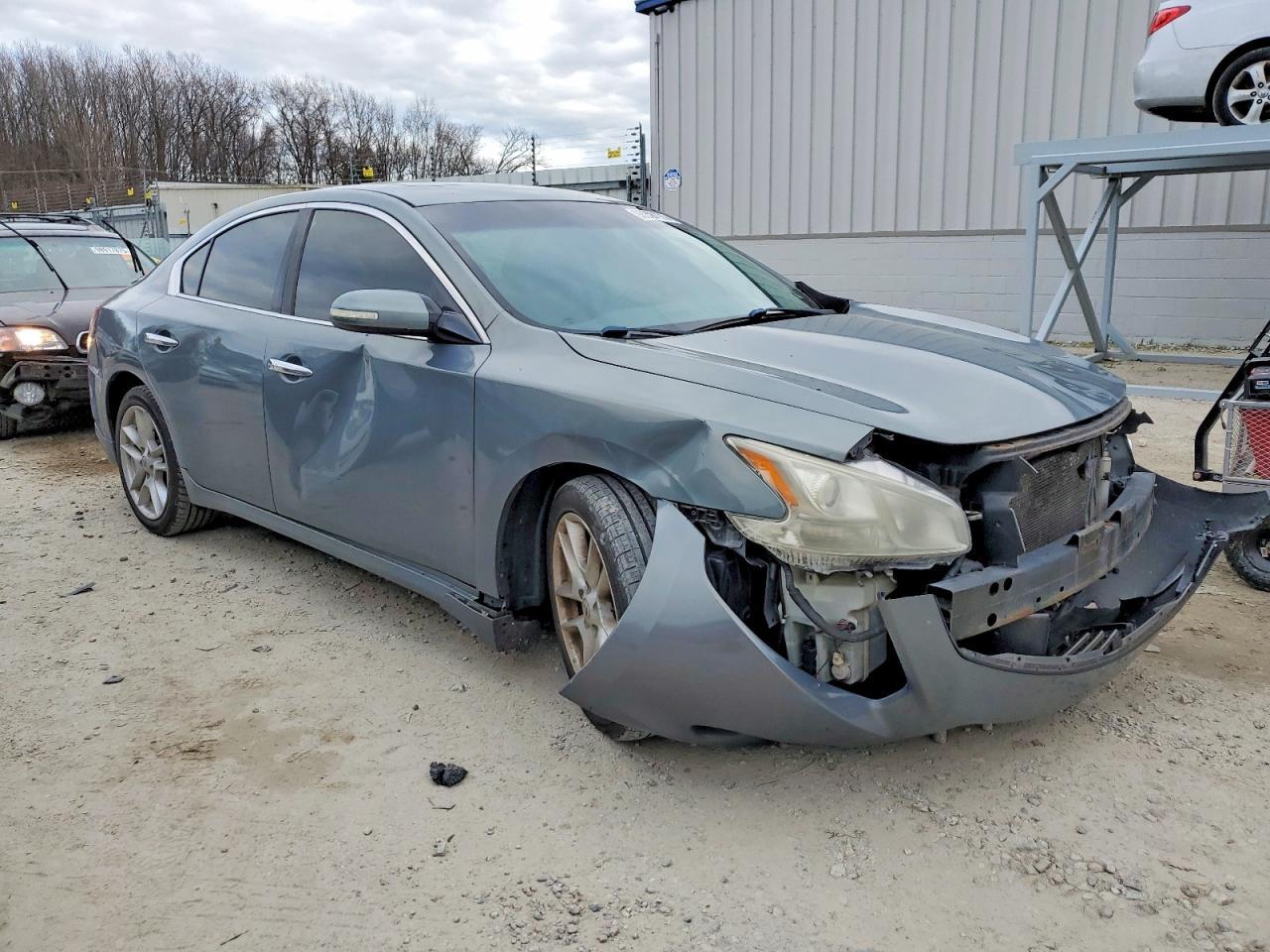 2010 Nissan Maxima S - Image 4