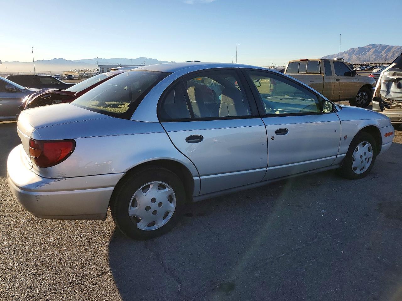2002 Saturn Sl1 - Фото 3
