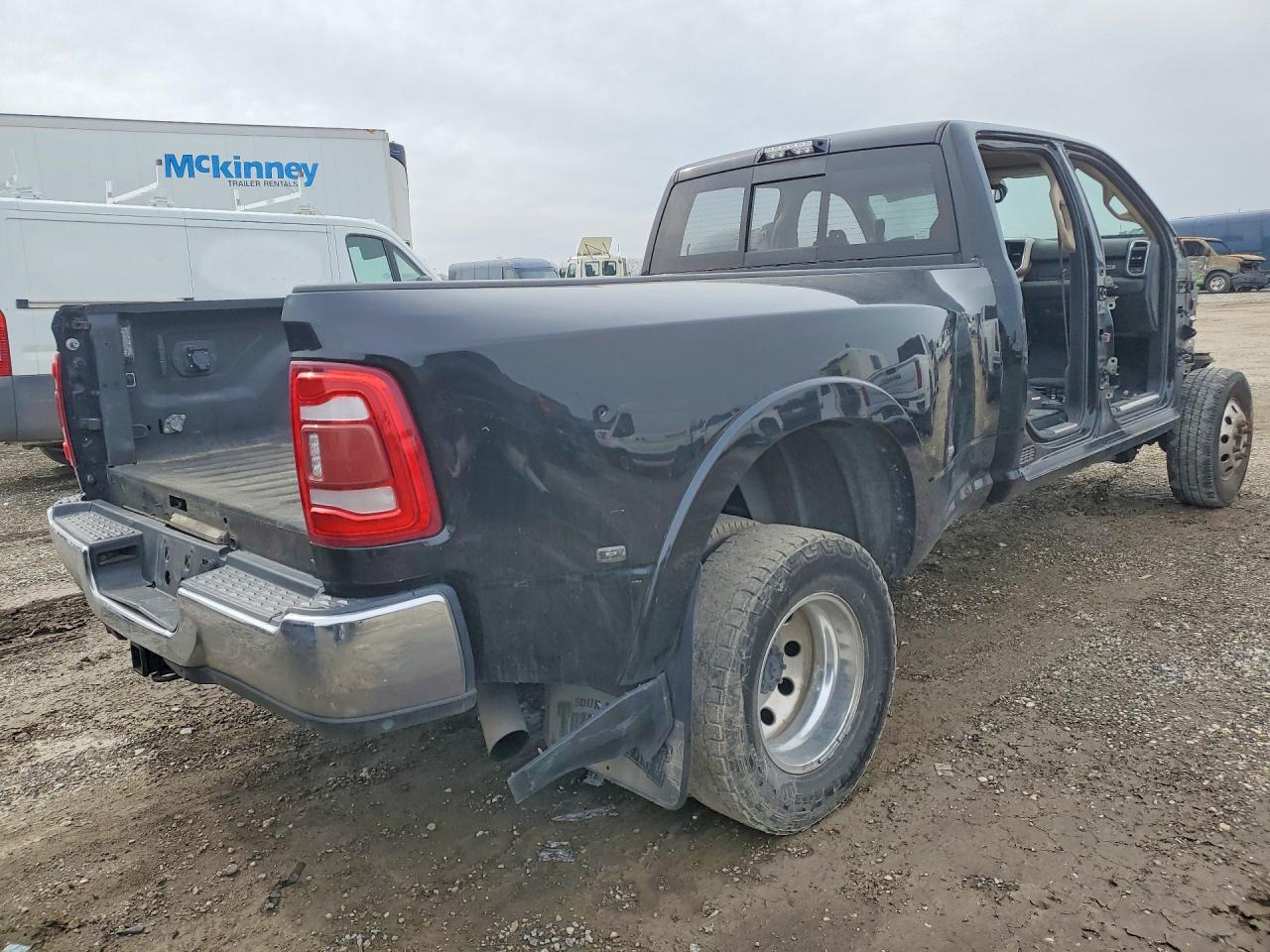 2019 Ram 3500 Laramie - Image 3
