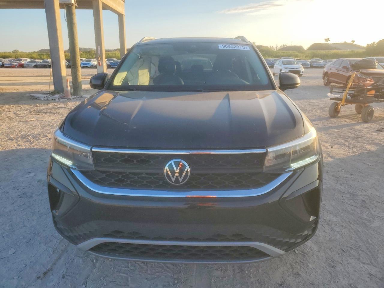 2022 Volkswagen Taos Se Iq Drive - Image 5