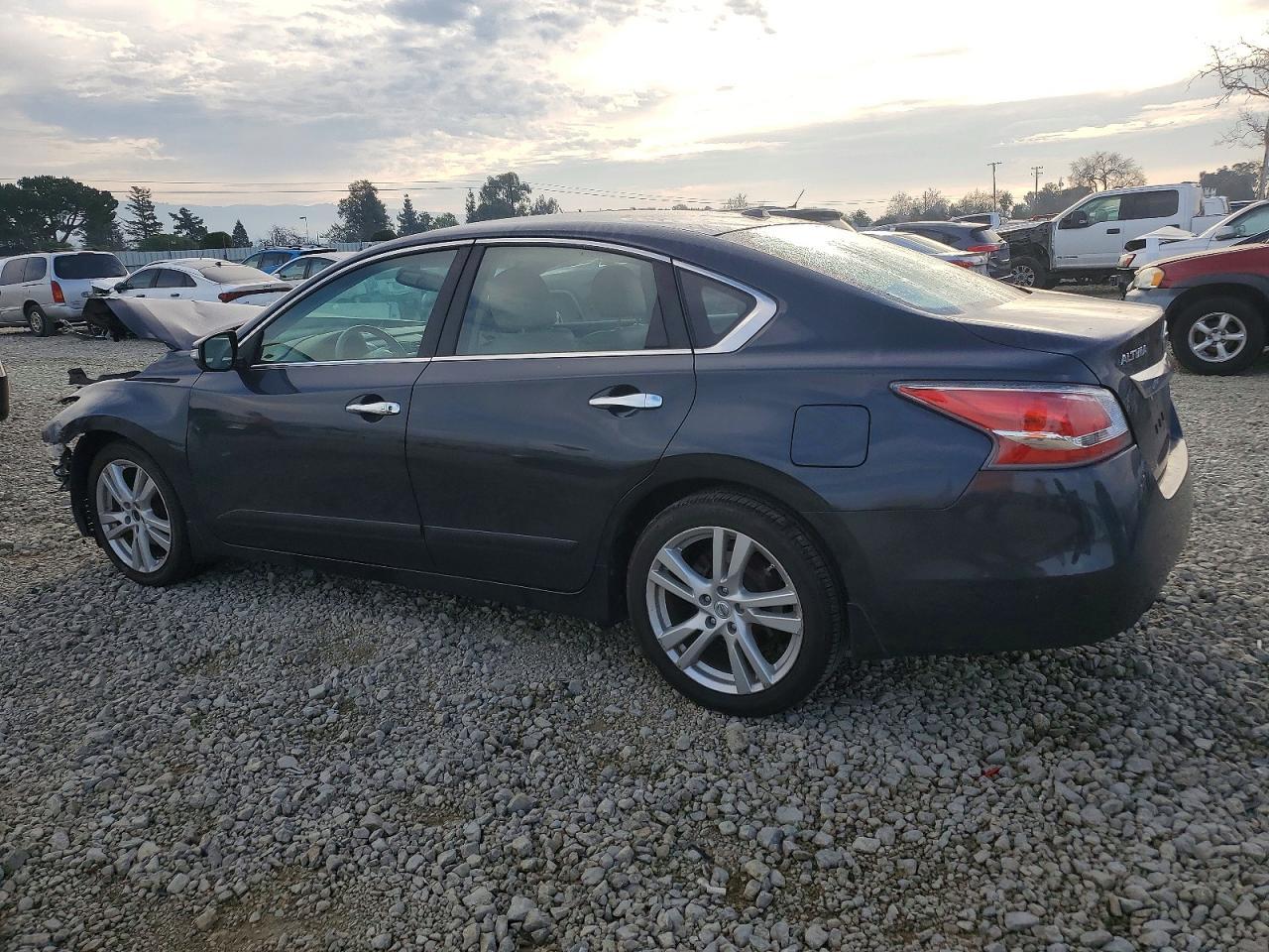 2015 Nissan Altima 3.5S - Фото 2