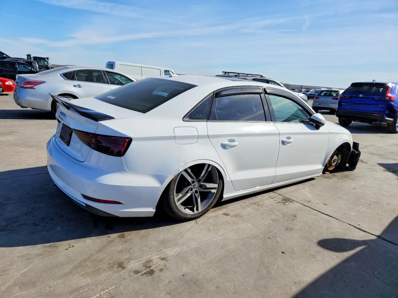 2018 Audi A3 Premium - Фото 3