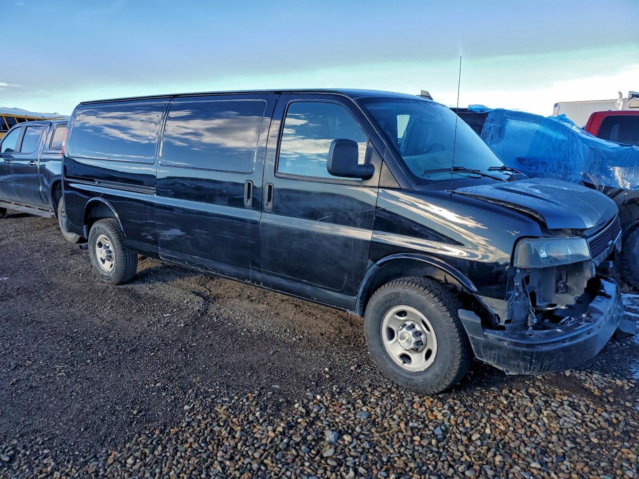 2023 Chevrolet Express Delivery Van - Фото 4