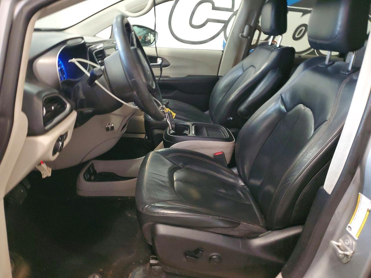 2020 Chrysler Pacifica Touring L - Image 7