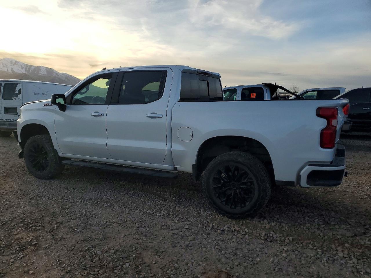 2021 Chevrolet Silverado K1500 Rst - Фото 2