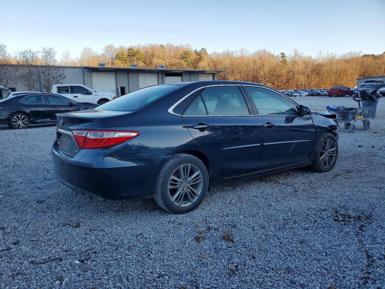 2015 Toyota Camry Le - Image 3