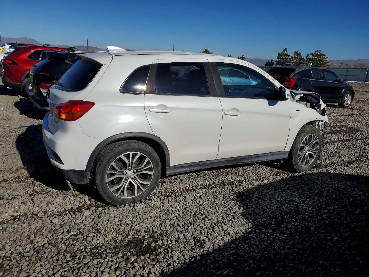 2019 Mitsubishi Outlander Sport Es - Фото 3