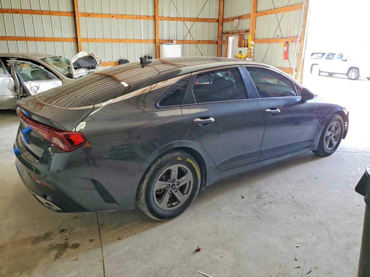 2022 Kia K5 Lxs - Image 3