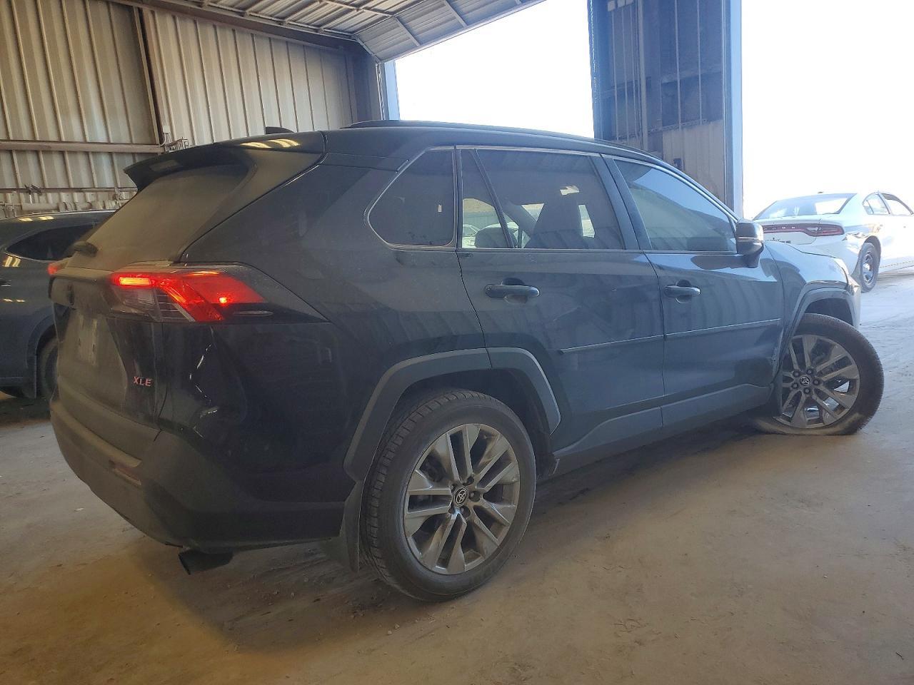 2024 Toyota Rav4 Xle Premium - Фото 3