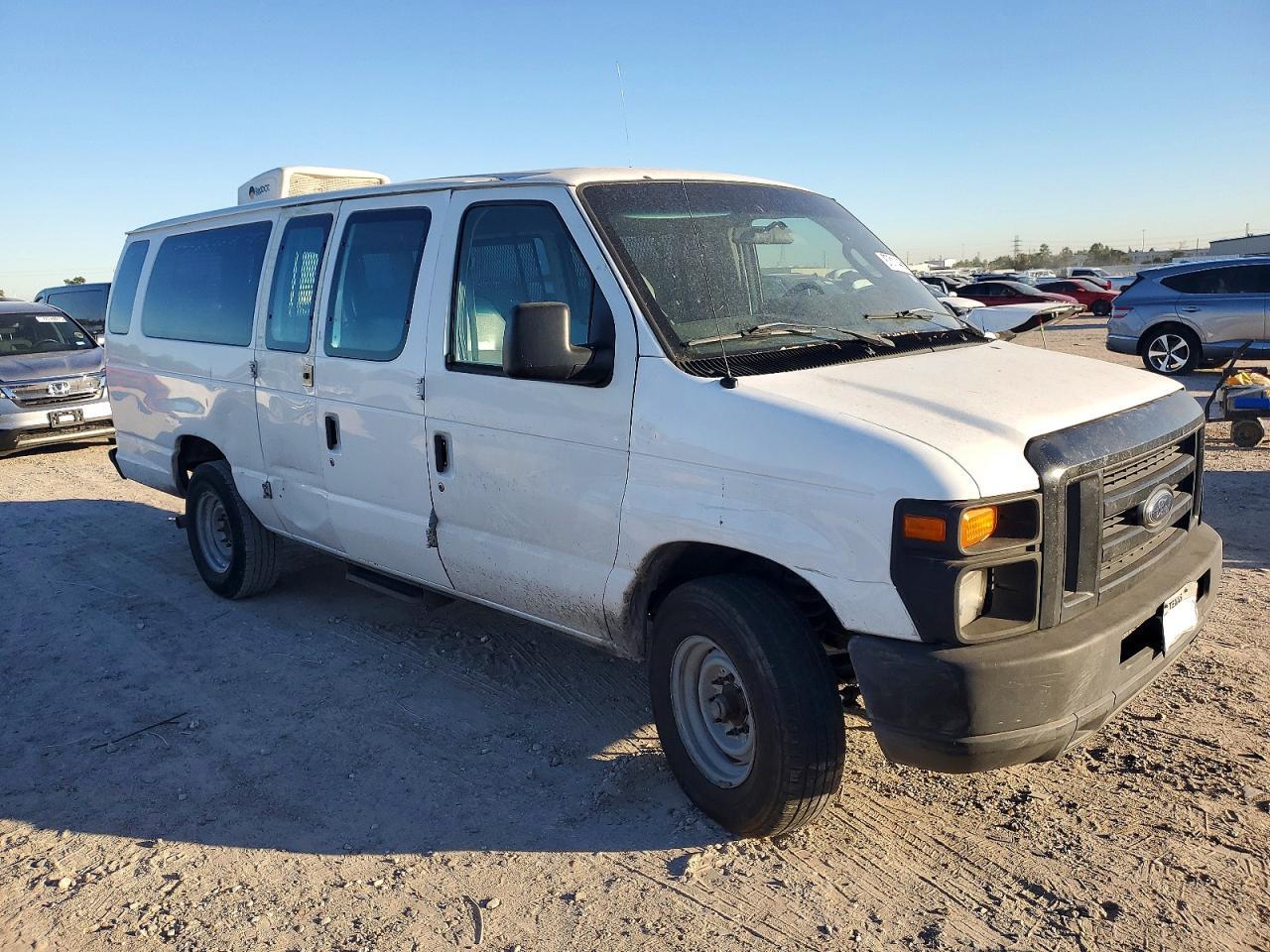 2009 Ford E250 Delivery Van - Image 4