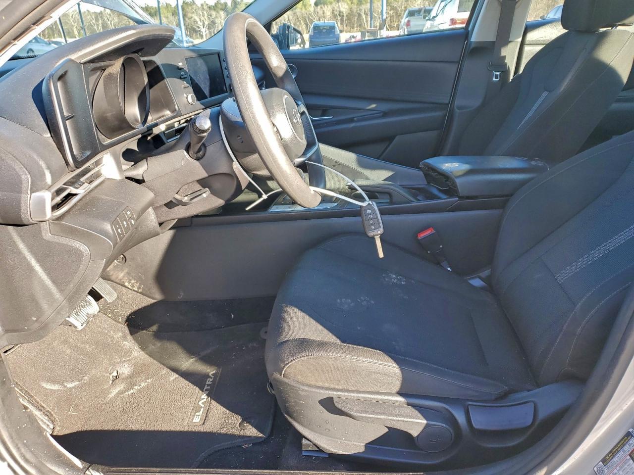 2023 Hyundai Elantra Se - Фото 7