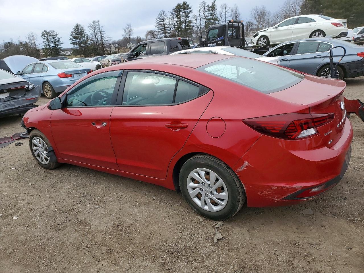 2019 Hyundai Elantra Se - Image 2