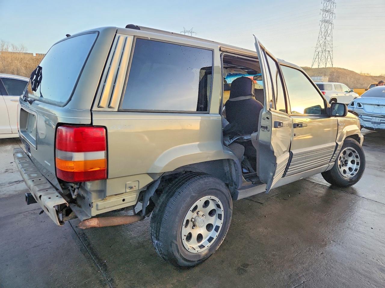 1995 Jeep Grand Cherokee Laredo - Image 3