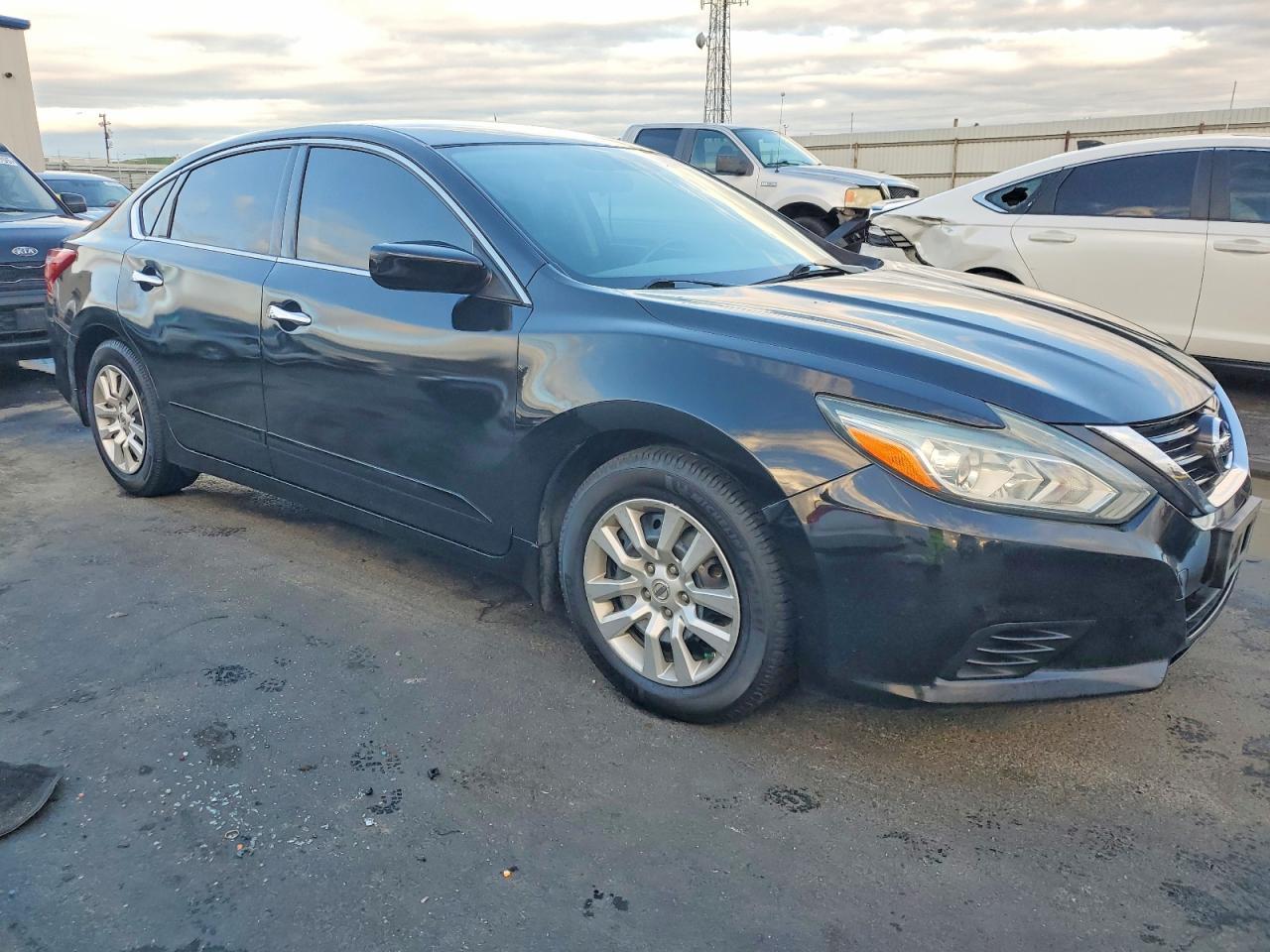 2017 Nissan Altima - Фото 4