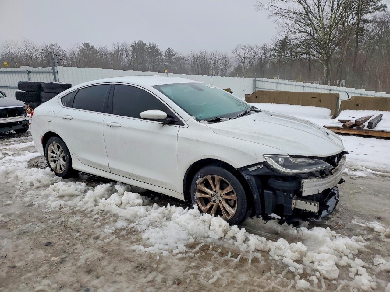 2015 Chrysler 200 Limited - Фото 4