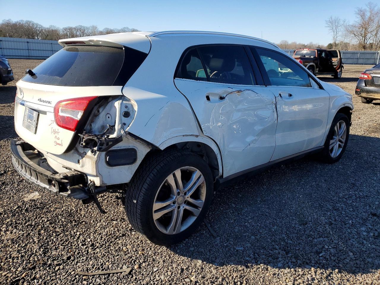 2016 Mercedes-Benz Gla 250 4Matic - Image 3