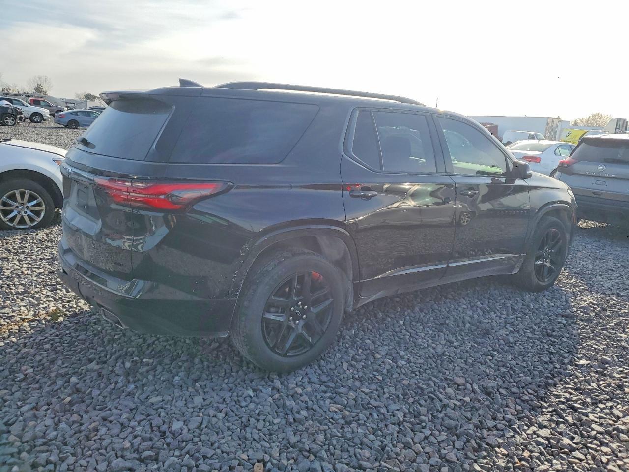 2023 Chevrolet Traverse Premier - Image 3