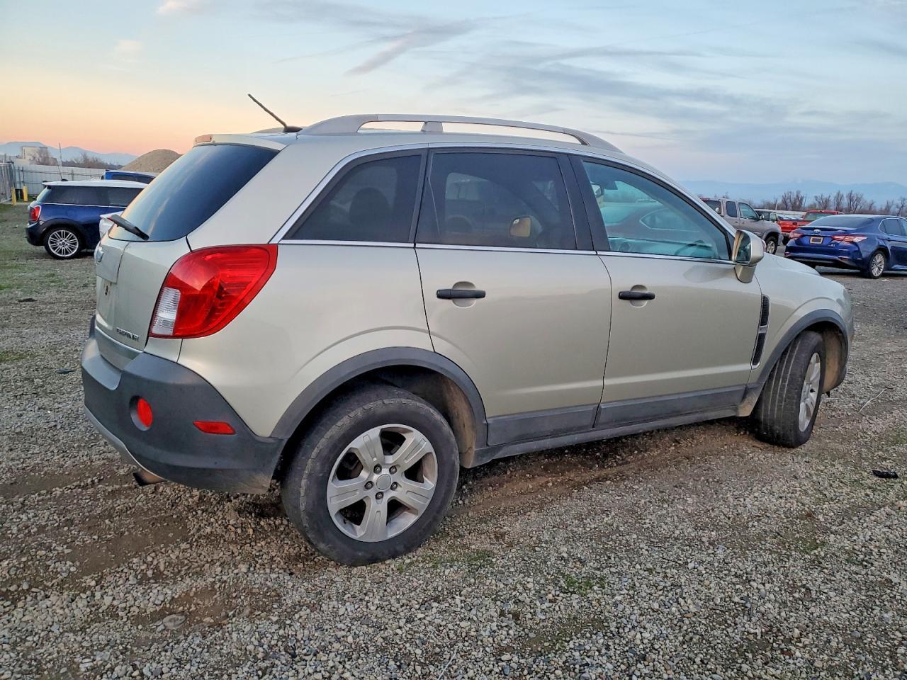 2013 Chevrolet Captiva Ls - Image 3