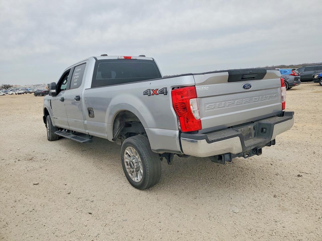2022 Ford F250 Super Duty - Фото 2