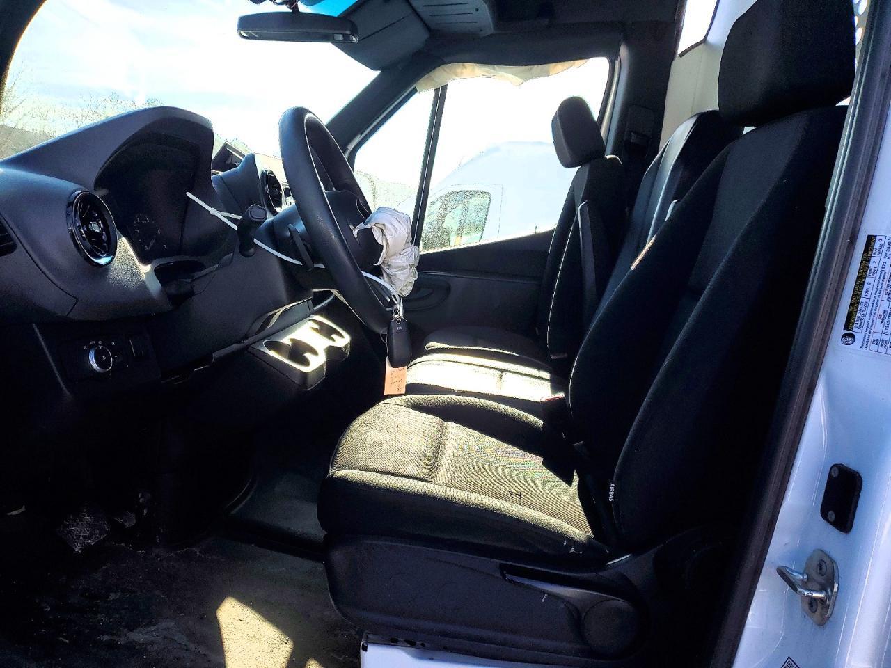 2023 Mercedes-Benz Sprinter 2500 - Фото 7