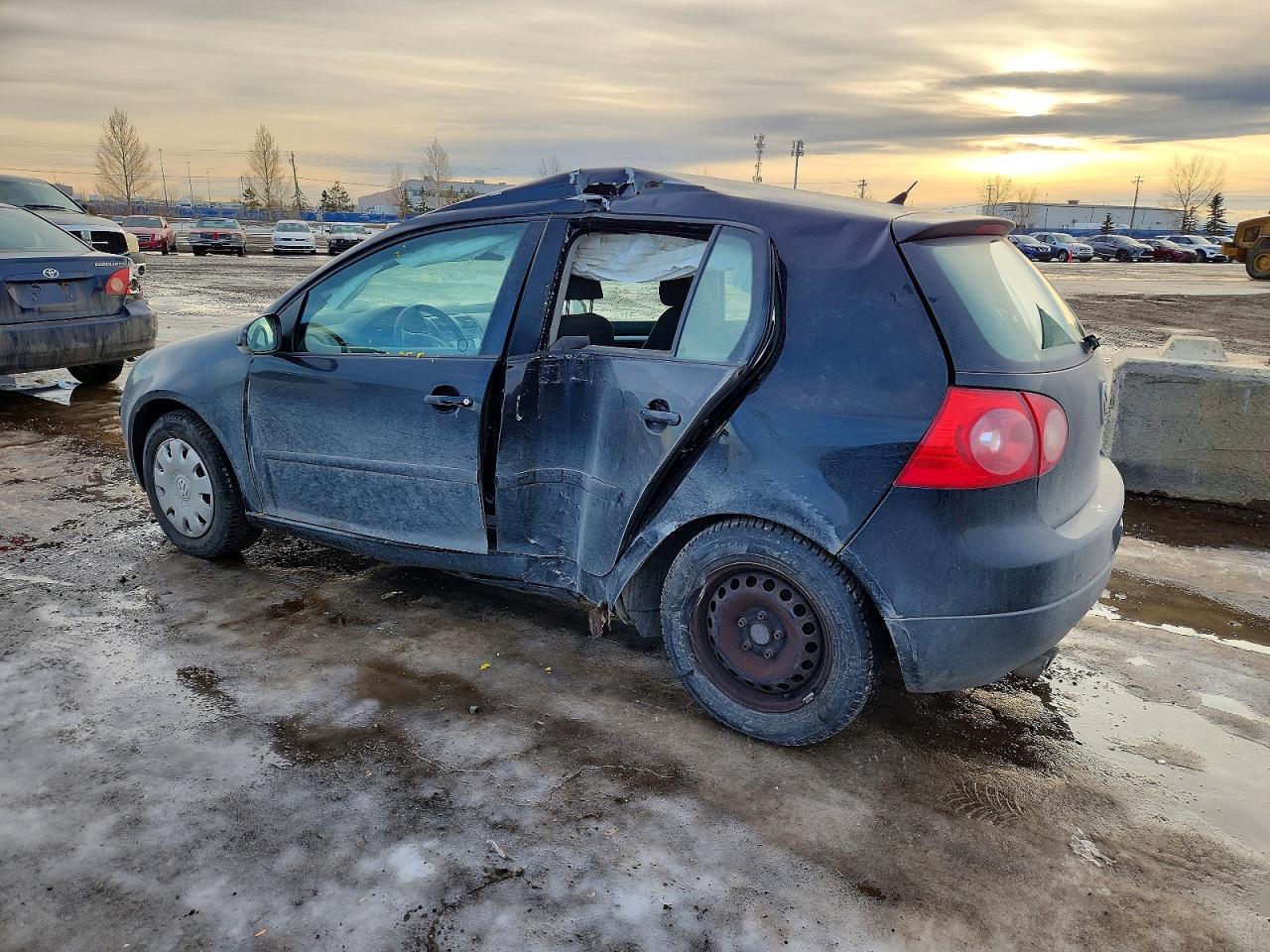 2009 Volkswagen Rabbit - Image 2