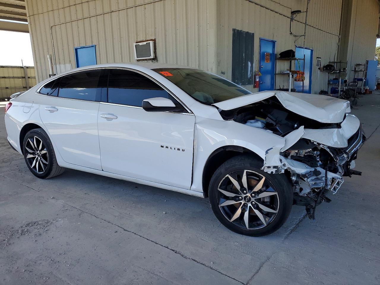 2022 Chevrolet Malibu Rs - Фото 4