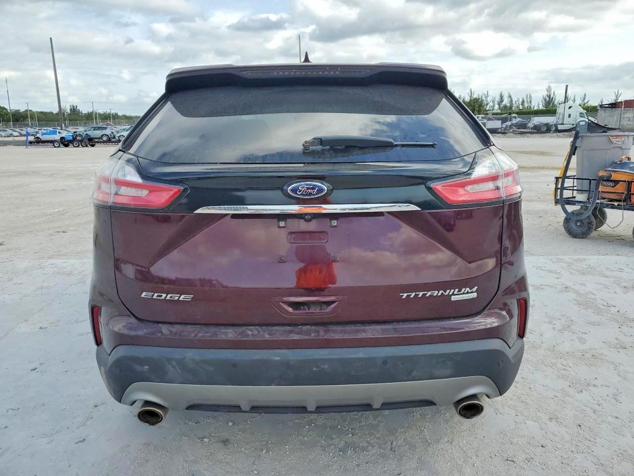 2019 Ford Edge Titanium - Image 6