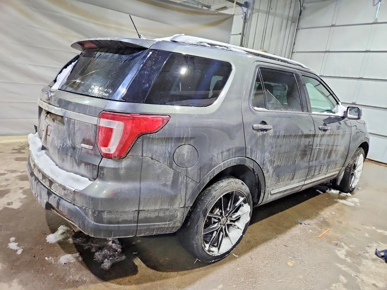 2018 Ford Explorer Xlt - Фото 3